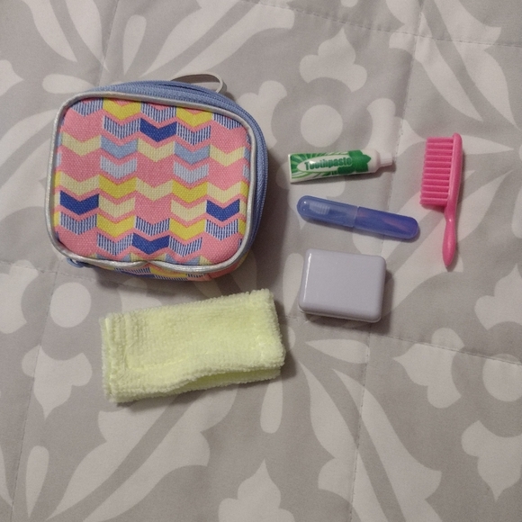 Our Generation Sleepover Essentials set - Picture 3 of 3